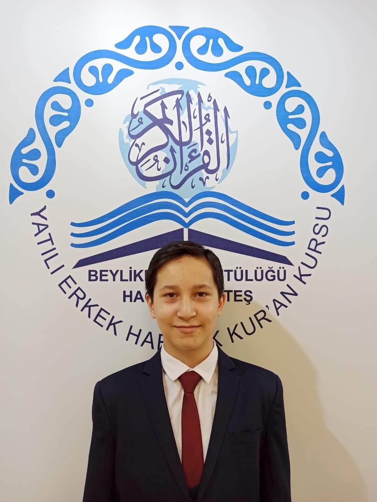 ÖĞRENCİMİZ İSMAİL CESUR HAFIZLIĞINI TAMAMLADI.