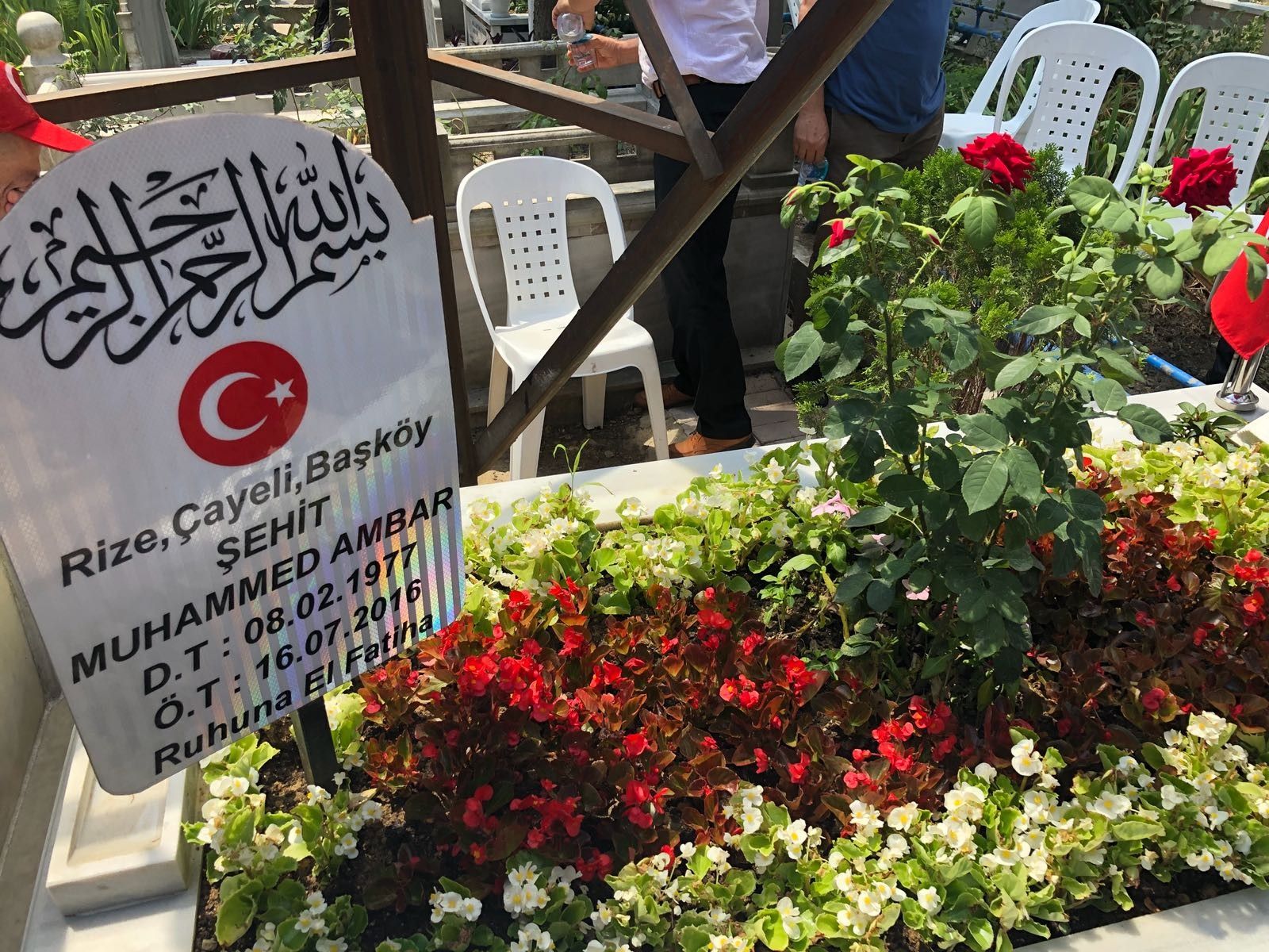 Şehidimizi kabri Başında Andık